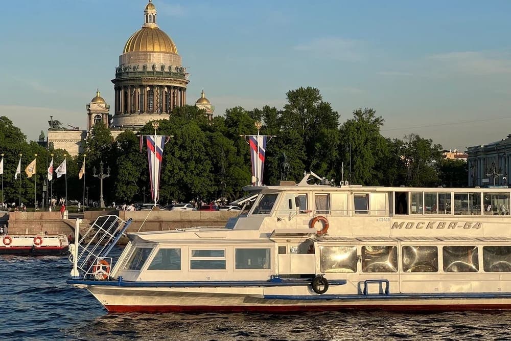 Свадебная прогулка по Неве